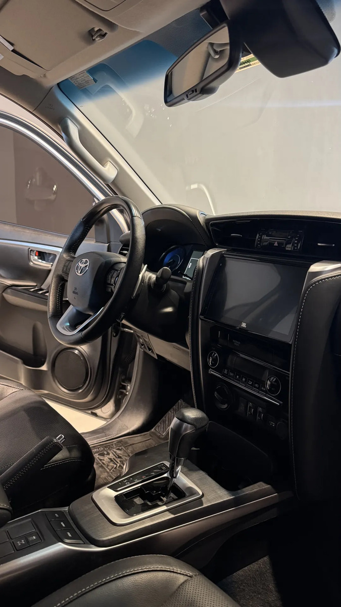 Miniatura 12 de Toyota Hilux SW4