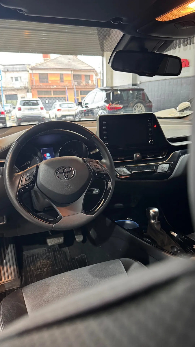 Miniatura 13 de Toyota C-HR