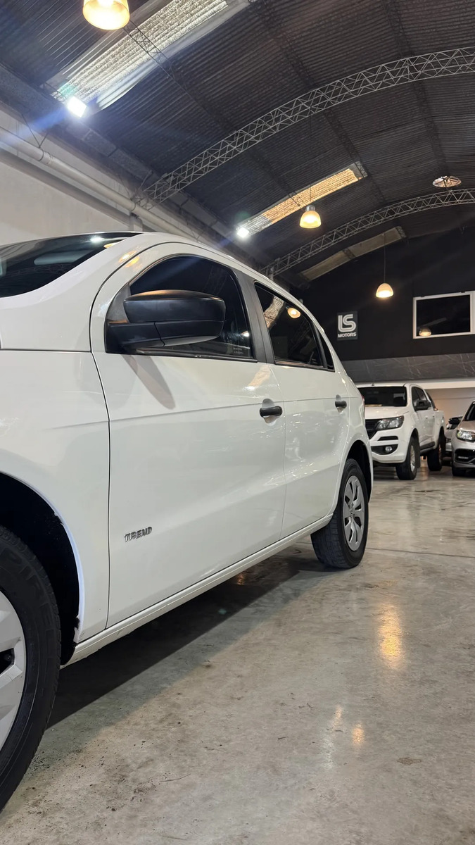 Miniatura 16 de Volkswagen Gol Trend