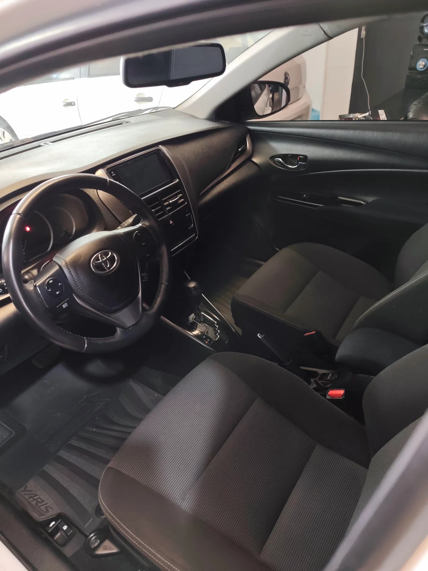 Miniatura 3 de Toyota Yaris